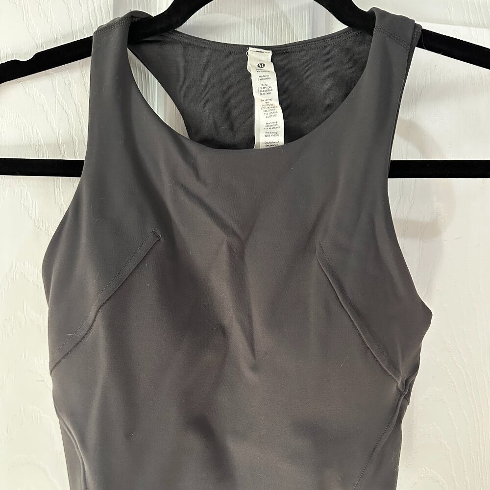Lululemon Racerback Tank in Gray Size 2 with Built in Cups